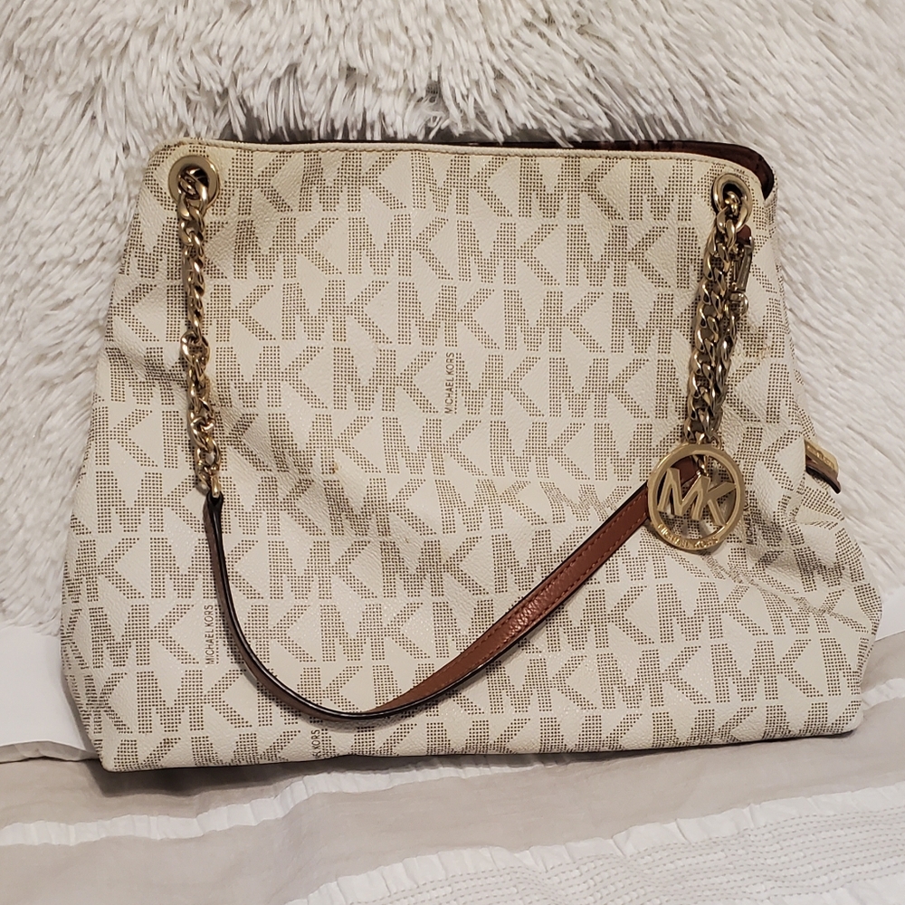 Michael Kors Jet Set Chain Large Shoulder Tote